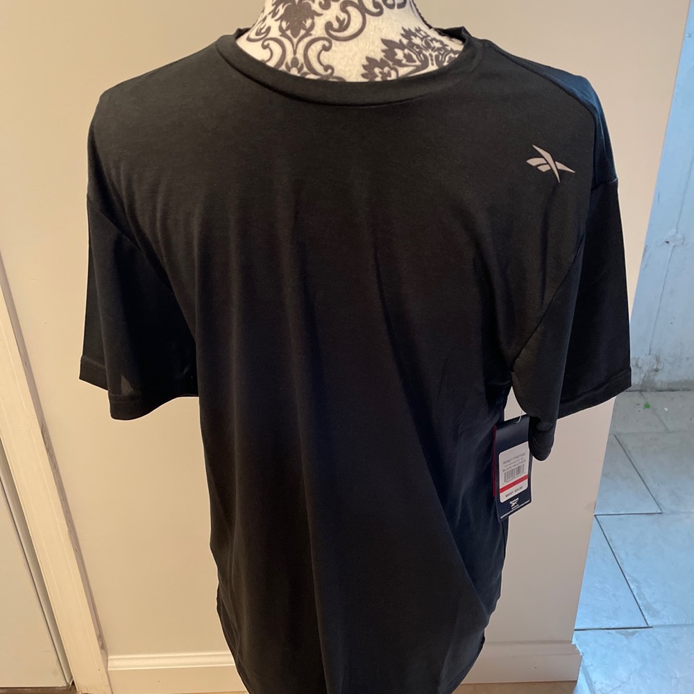 NWT men’s Reebok performance shirt